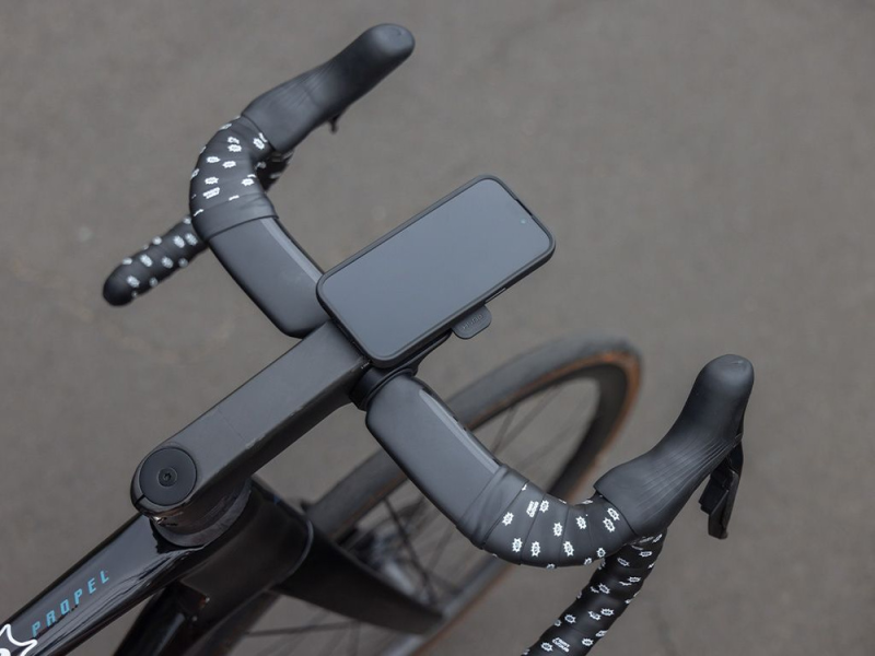 Quad Lock Out Front Mount Pro V2 - uchwyt na telefon rowerowy CNC